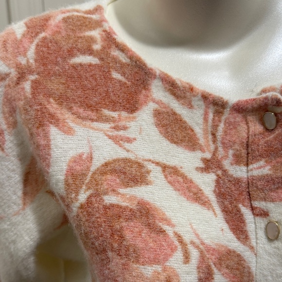 New Joie Women's Cardigan in Cream and Pink Floral - Picture 4 of 11
